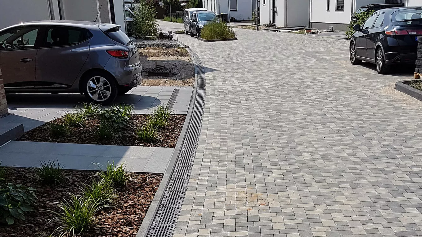 entwaesserungsrinne-maxi-bordstein-8ec36c6f