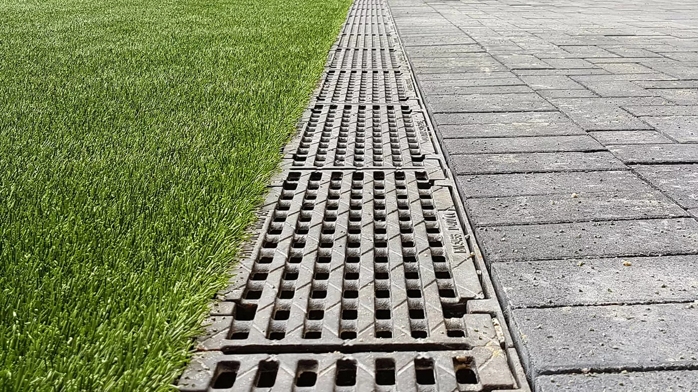 entwaesserungsrinne-maxi-galabau-hamburg-1-dfde625b